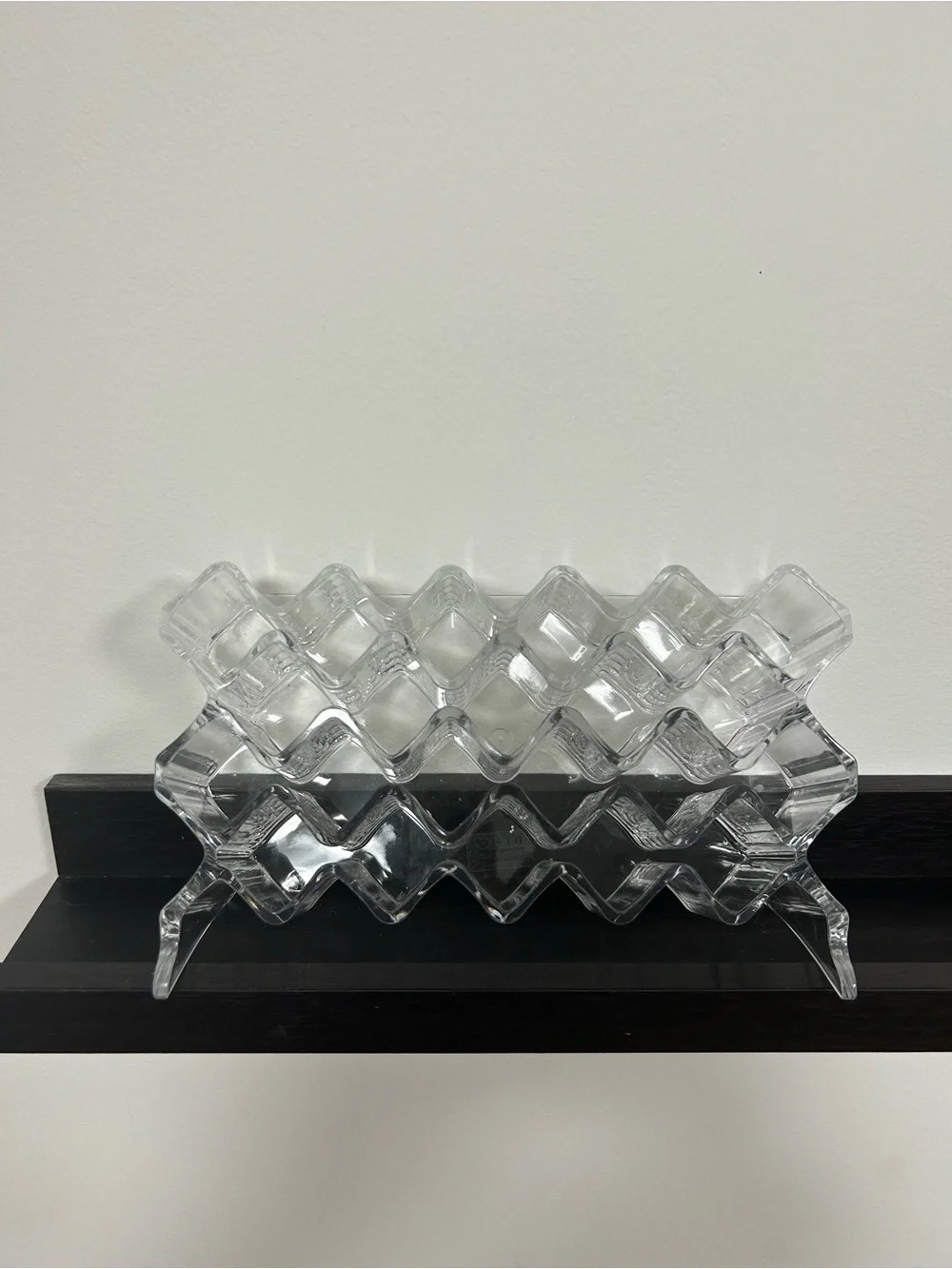 Clear Acrylic Lip Display